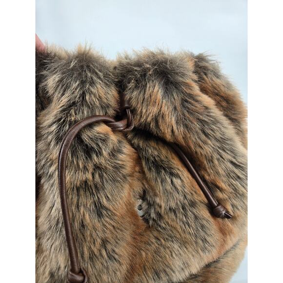 Donna Salyers Fabulous Furs Faux Fur Backpack Drawstring Bucket Bag Brown - Picture 6 of 13